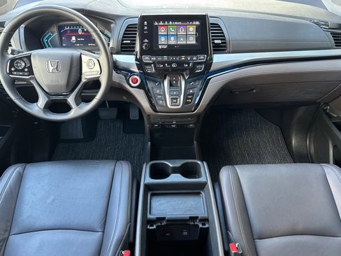Used 2023 Honda Odyssey Touring image 10