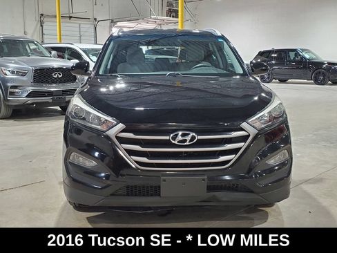 Used 2016 Hyundai Tucson SE w/ Option Group 02 FWD image 2