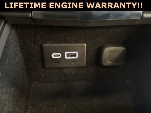 Used 2024 Cadillac XT4 Premium Luxury image 23