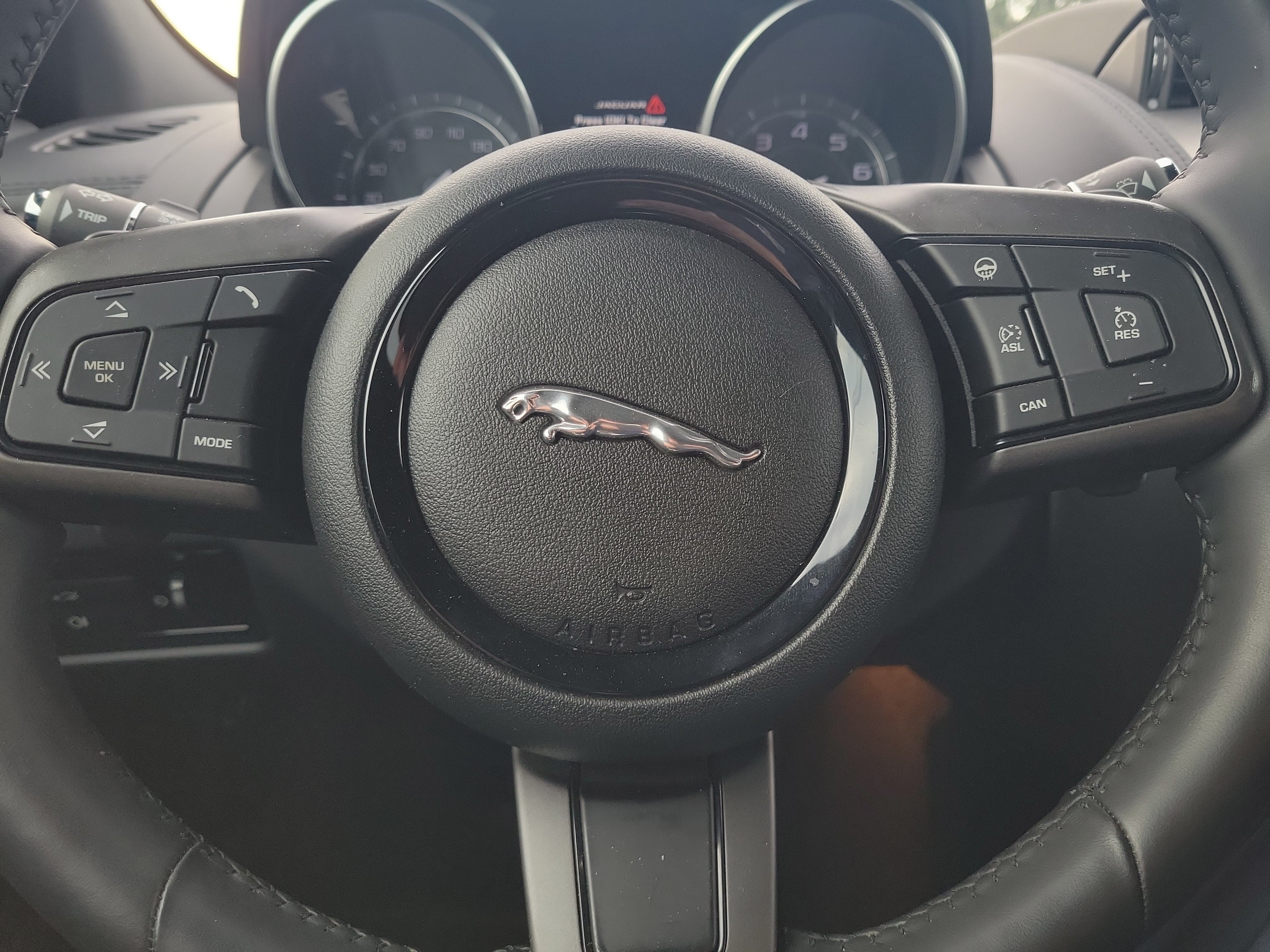 Used 2014 Jaguar F-TYPE Convertible RWD image 16
