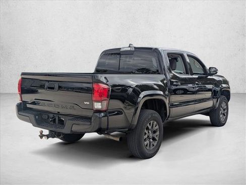 Used 2023 Toyota Tacoma SR5 w/ Technology Package image 5