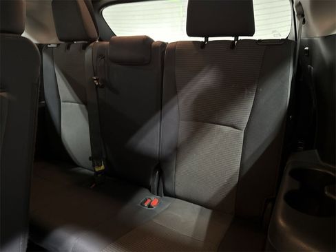 Used 2023 Toyota Highlander L image 28