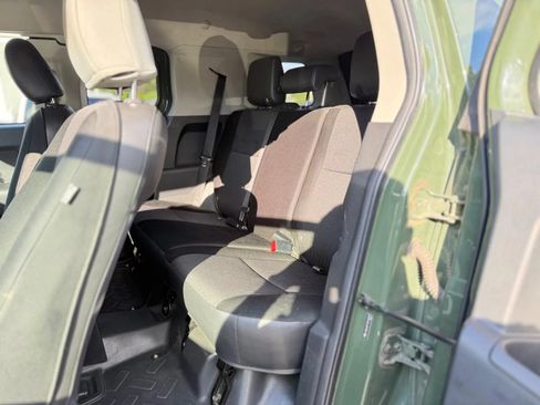 Used 2011 Toyota FJ Cruiser 4WD w/ Convenience Pkg image 12