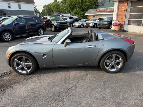 Used 2007 Pontiac Solstice Convertible w/ Premium Package RWD image 9