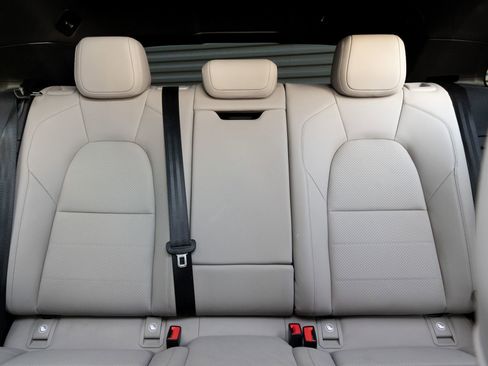 Certified 2025 Porsche Macan Electric RWD image 26
