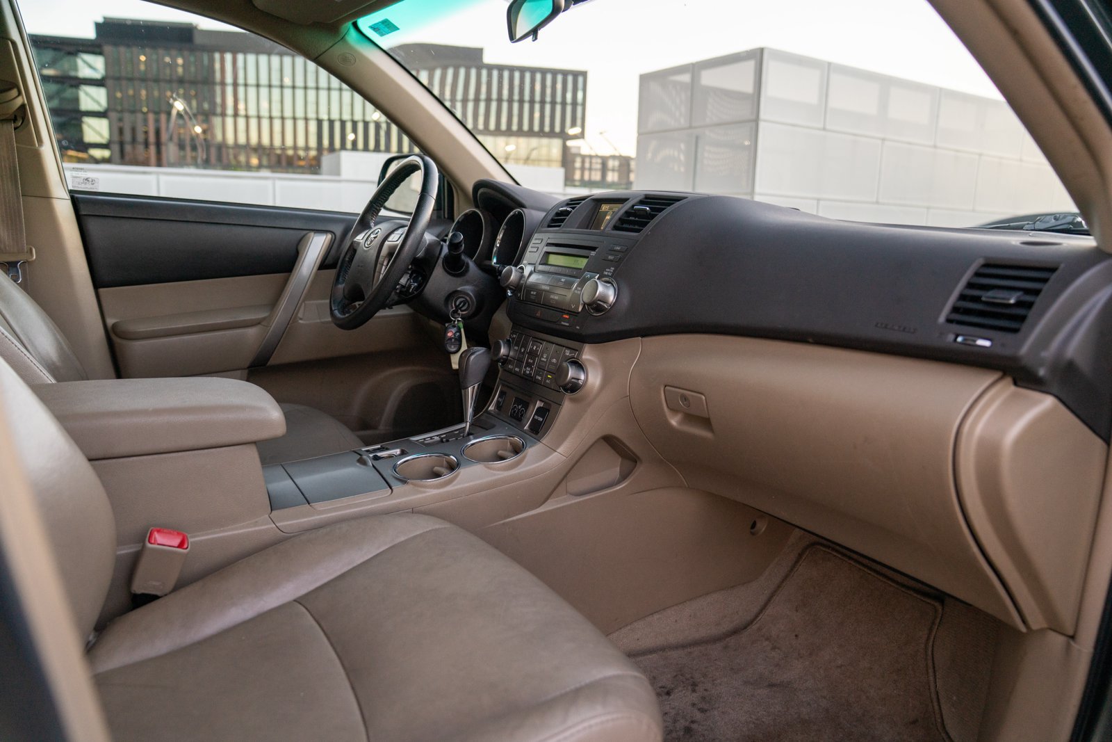 Used 2010 Toyota Highlander SE AWD/4WD image 25