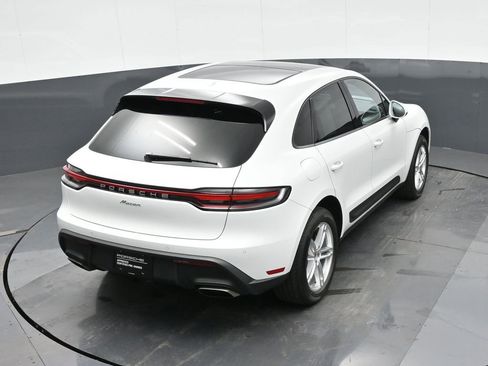Certified 2025 Porsche Macan AWD/4WD image 30