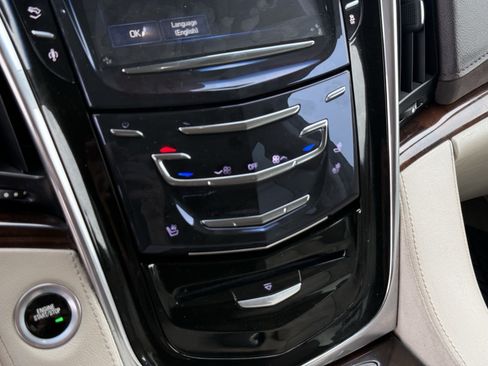 Used 2016 Cadillac Escalade Luxury RWD image 22