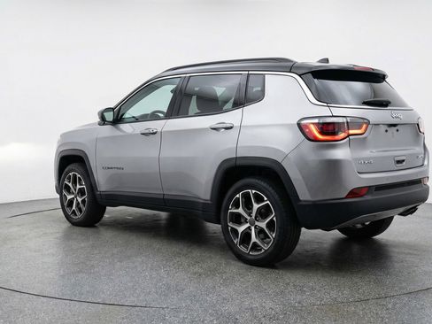 Used 2025 Jeep Compass Limited AWD/4WD image 6