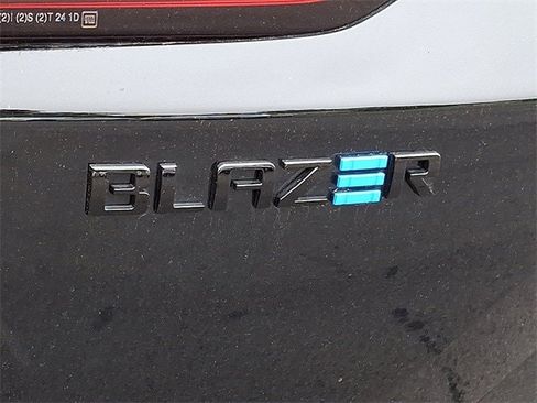 New 2024 Chevrolet Blazer EV RS image 18