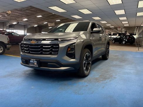 New 2026 Chevrolet Equinox LT w/ Convenience Package II FWD image 11