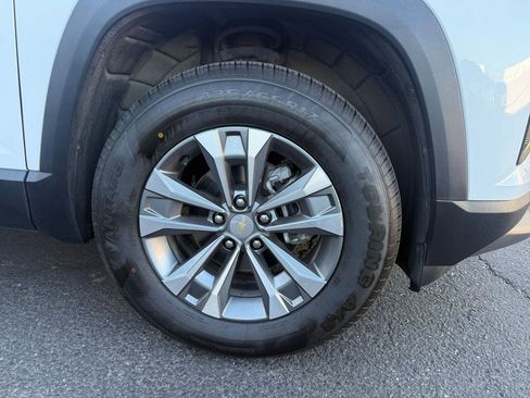 Used 2025 Chevrolet Equinox LT AWD/4WD image 28