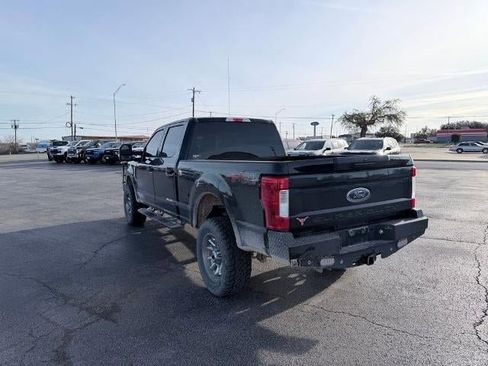 Used 2018 Ford F250 XLT w/ XLT Value Package image 2