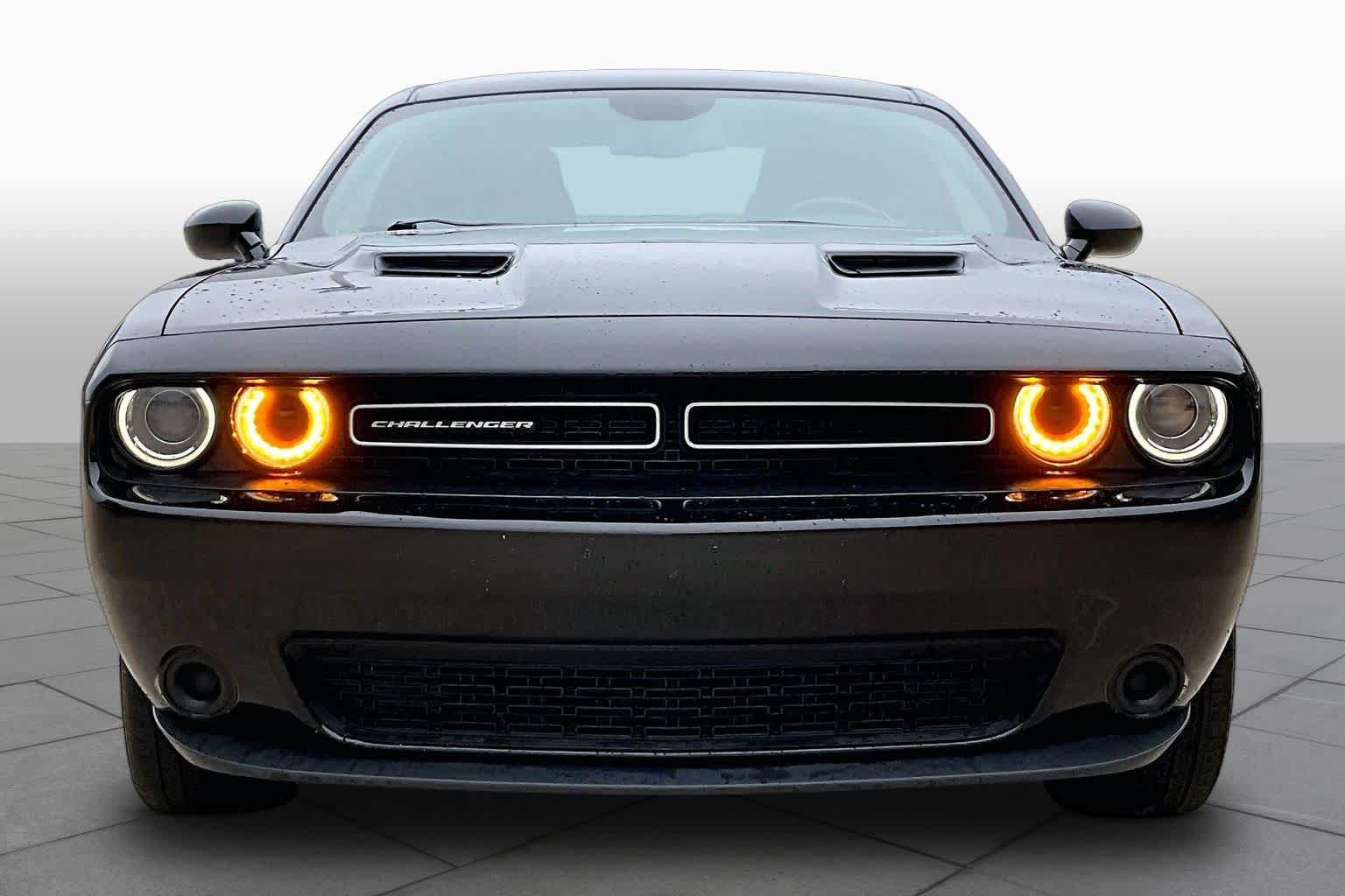 Used 2019 Dodge Challenger SXT AWD/4WD image 4