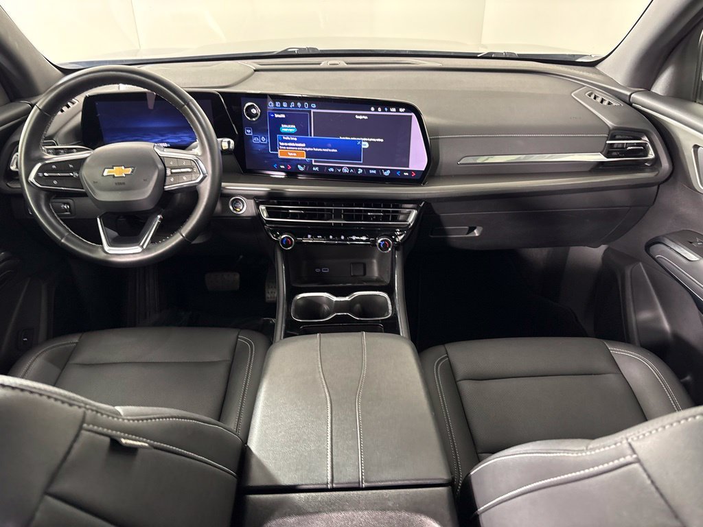 Used 2025 Chevrolet Traverse LT FWD image 32