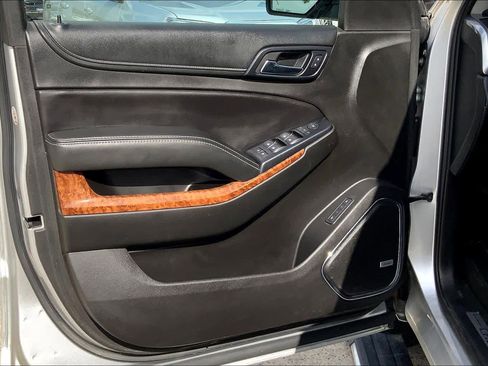 Used 2018 Chevrolet Tahoe Premier AWD/4WD image 22