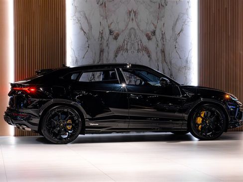 Used 2023 Lamborghini Urus Performante AWD/4WD image 3