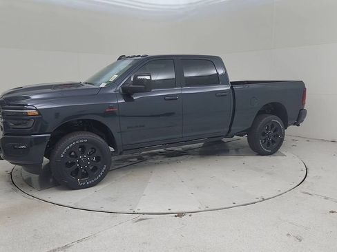 New 2026 RAM 2500 Laramie AWD/4WD image 7