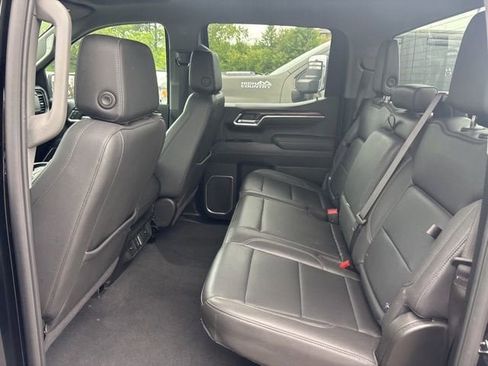 Used 2025 GMC Sierra 1500 SLT AWD/4WD image 36