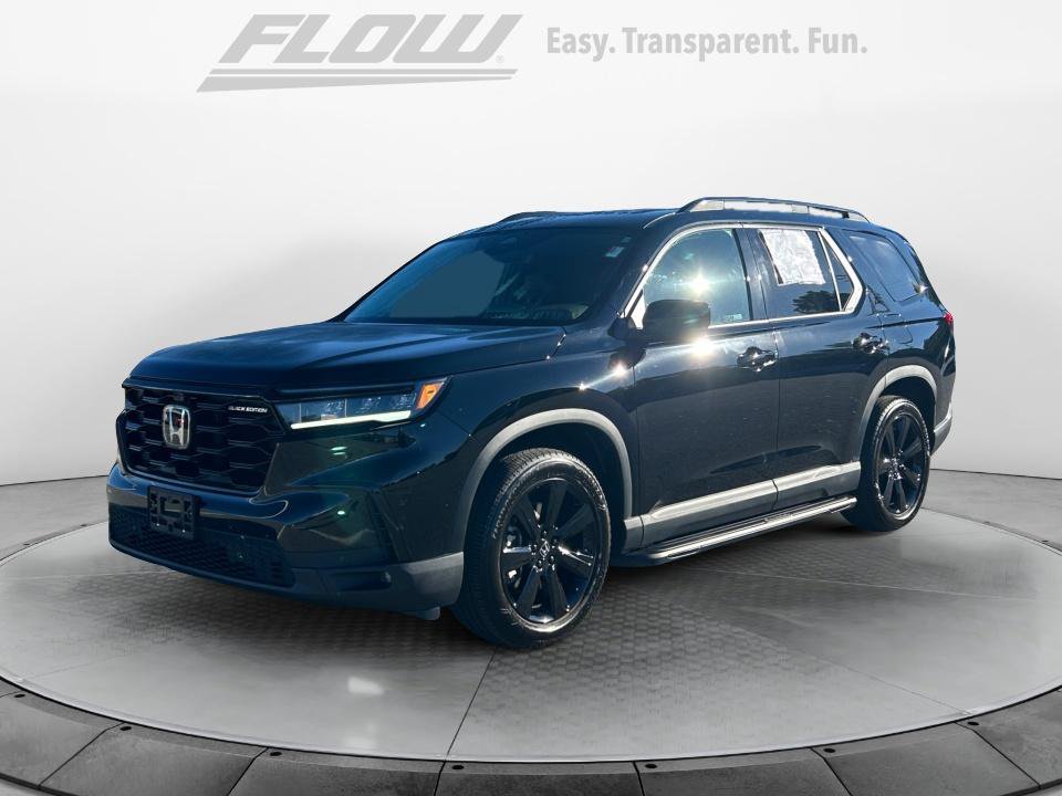 Certified 2025 Honda Pilot Black Edition image 3