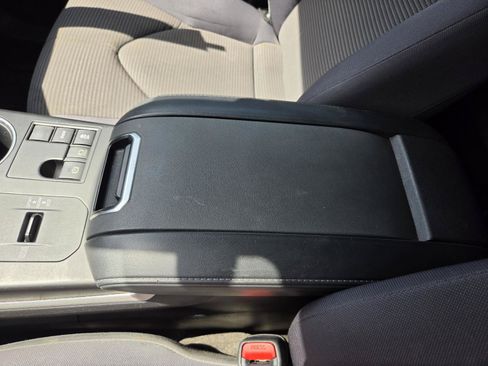 Used 2023 Toyota Highlander L FWD image 26