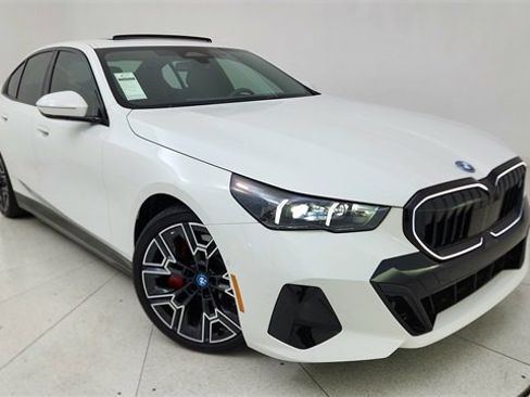 Used 2025 BMW i5 xDrive40 w/ M Sport Package image 1