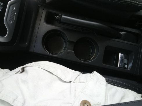 Used 2014 Jeep Compass Latitude image 28