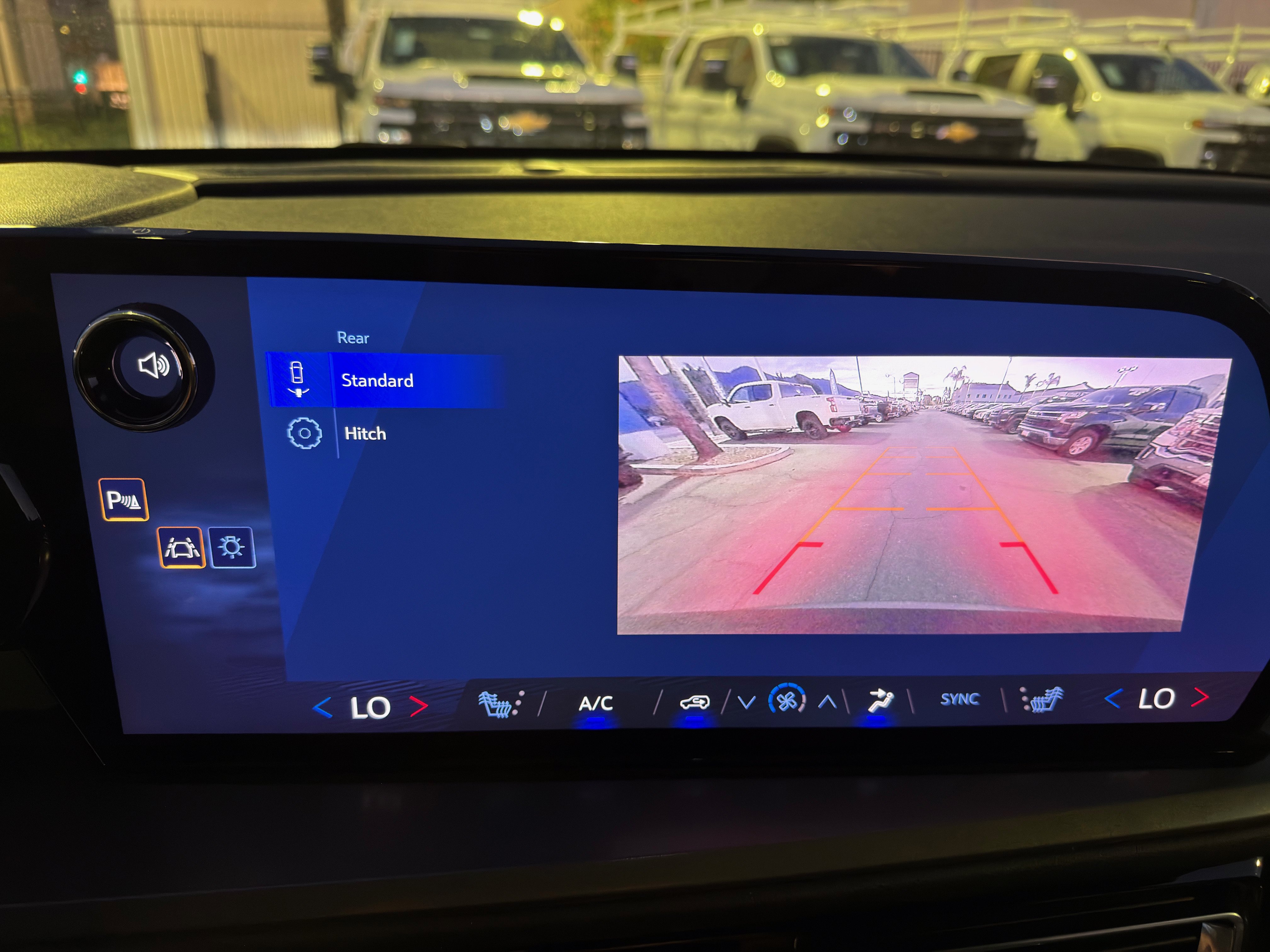Used 2026 Chevrolet Traverse LT FWD image 35