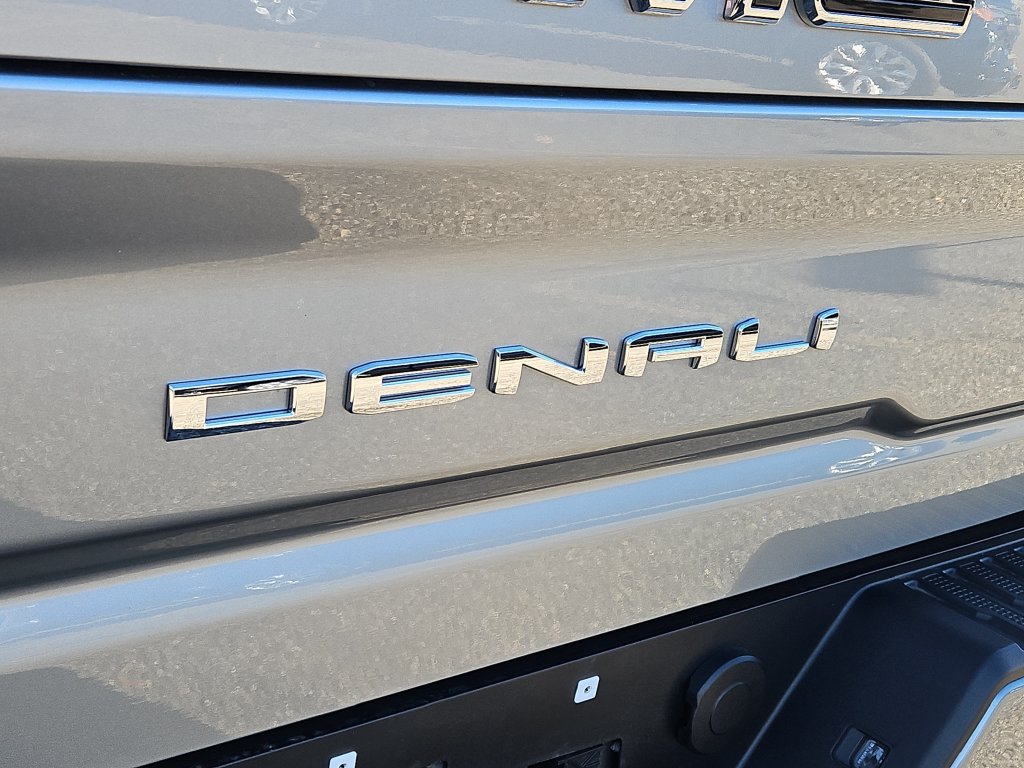 Used 2025 GMC Sierra 2500 Denali w/ Denali Reserve Package AWD/4WD image 12