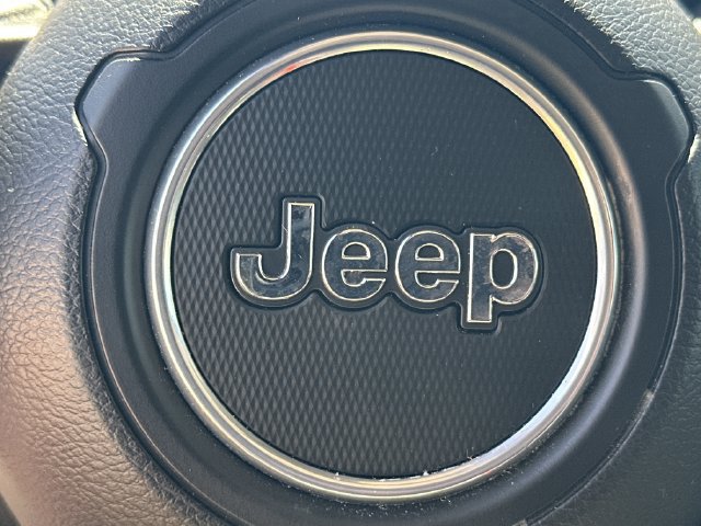 Used 2025 Jeep Wrangler Sport AWD/4WD image 19