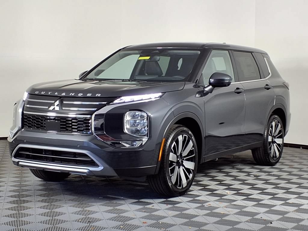 Used 2025 Mitsubishi Outlander SE FWD image 3