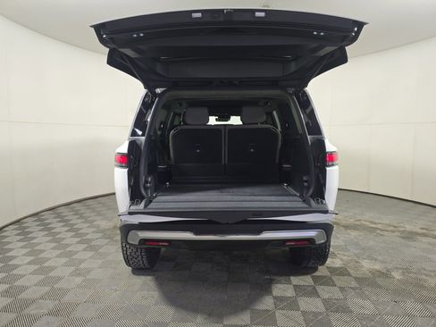 Used 2023 Rivian R1S Adventure image 15
