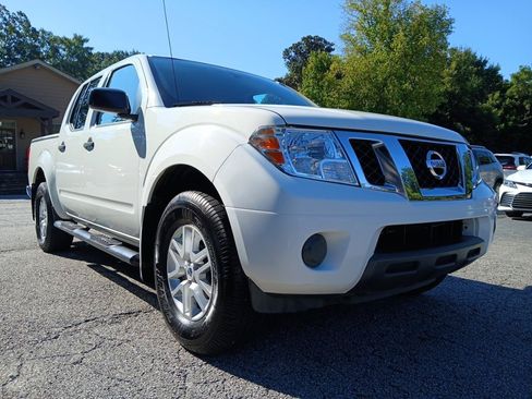 Used 2019 Nissan Frontier SV AWD/4WD image 4