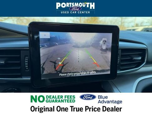 Certified 2022 Ford Explorer XLT w/ Equipment Group 202A image 11