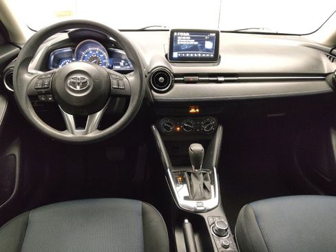 Used 2017 Toyota Yaris iA image 22