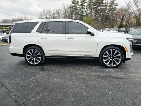 Used 2025 Cadillac Escalade Premium Luxury w/ Touring Package image 10