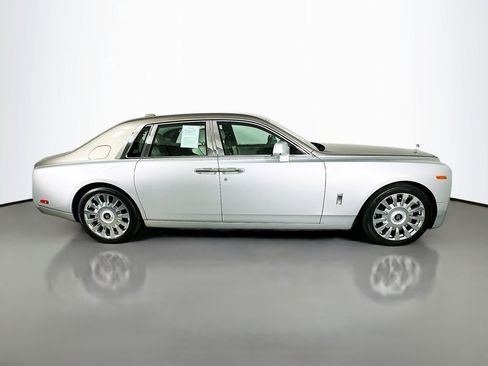 Used 2018 Rolls-Royce Phantom Sedan image 8