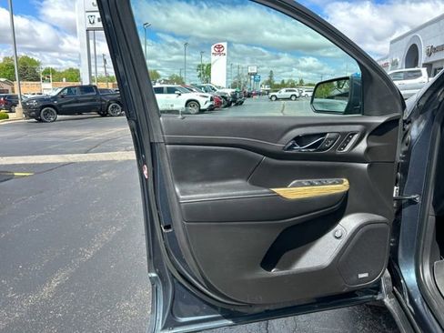 Used 2019 GMC Acadia Denali w/ Technology Package AWD/4WD image 30