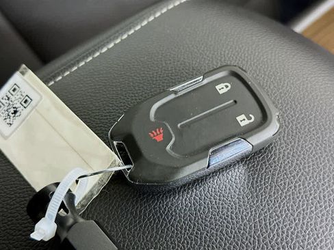 Used 2023 GMC Acadia SLE image 21