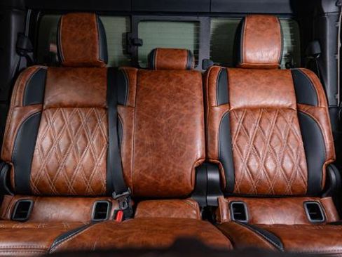 Used 2025 Jeep Gladiator Sport image 36