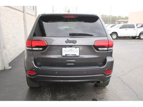 Used 2020 Jeep Grand Cherokee Altitude image 4