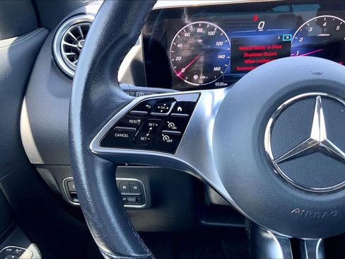 Used 2025 Mercedes-Benz GLA 250 image 23