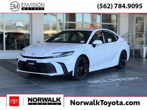 New 2026 Toyota Camry SE image 1