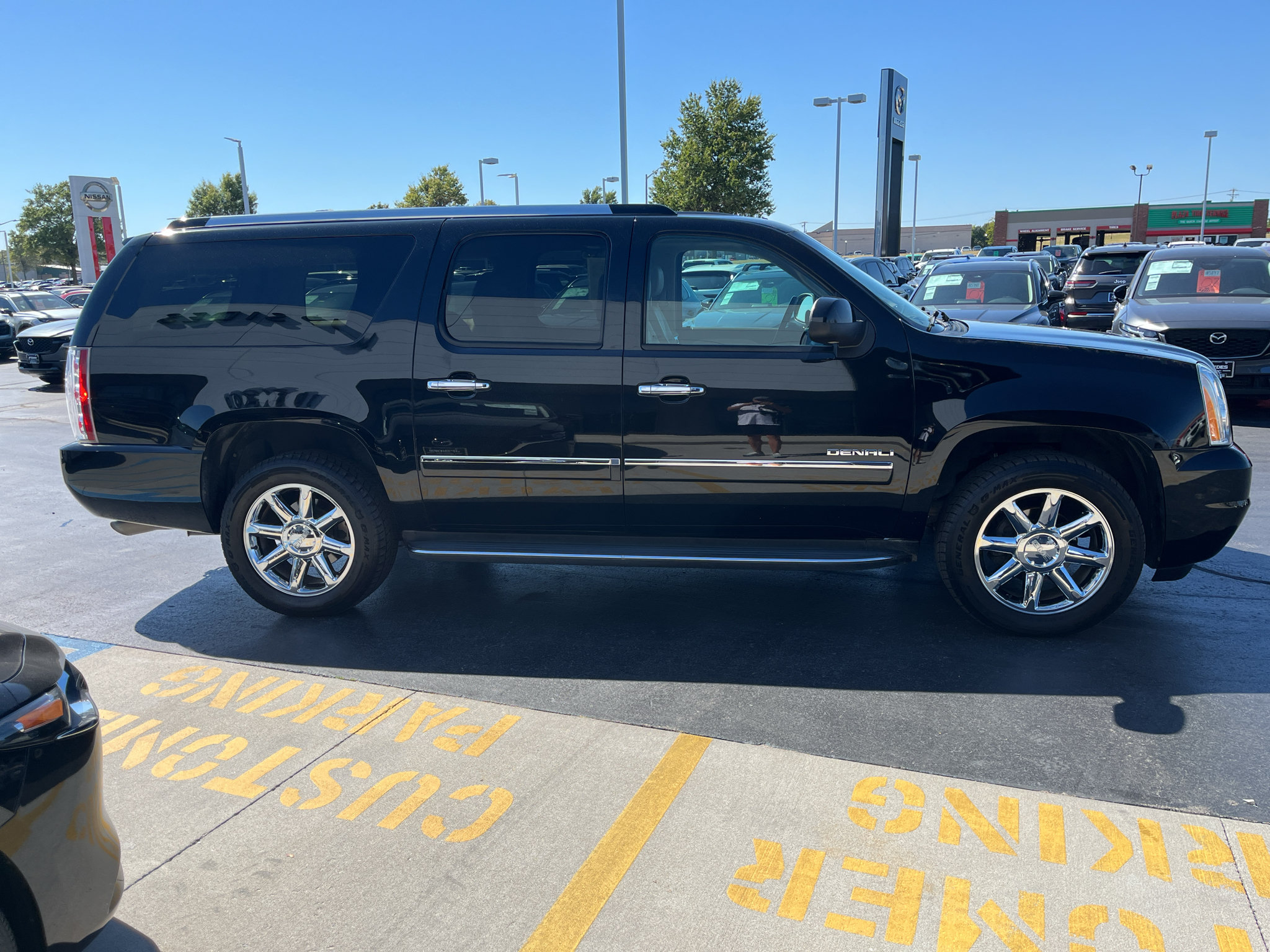 Used 2013 GMC Yukon XL Denali AWD/4WD image 8