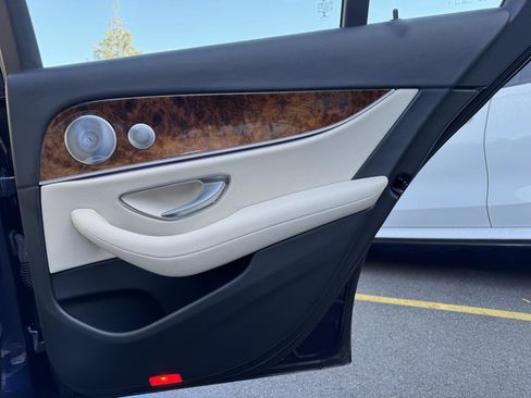 Used 2019 Mercedes-Benz E 300 4MATIC w/ Premium 1 Package image 41