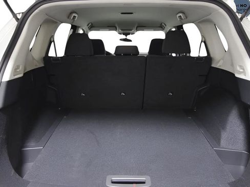 Used 2024 Nissan Rogue S FWD image 33