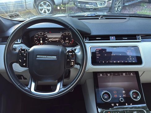 Used 2020 Land Rover Range Rover Velar R-Dynamic S AWD/4WD image 29