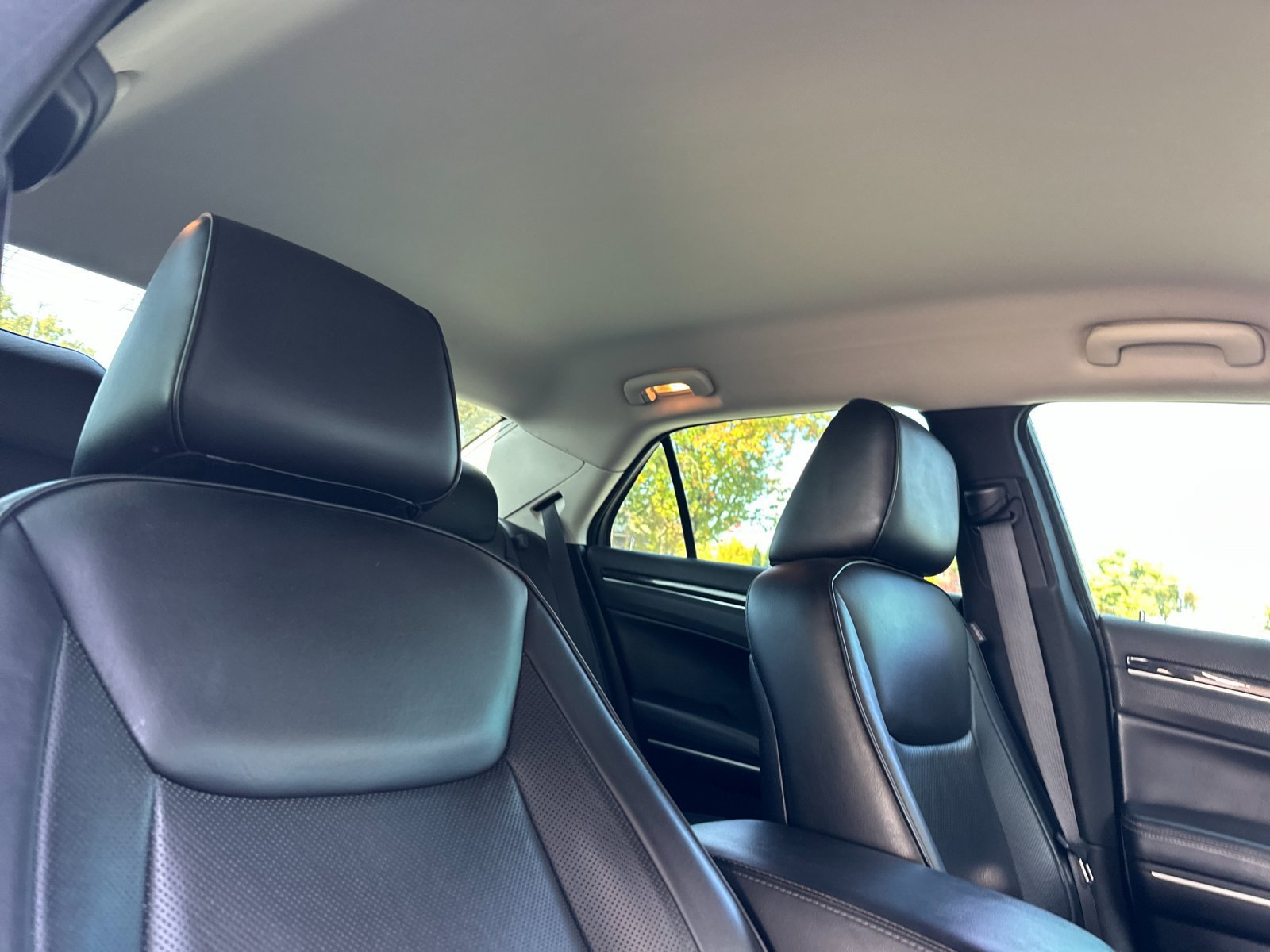 Used 2019 Chrysler 300 Limited w/ Safetytec Plus Group RWD image 16