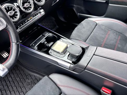 Used 2021 Mercedes-Benz GLB 35 AMG 4MATIC image 20