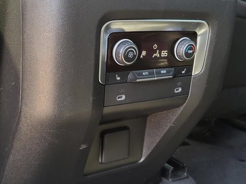 Used 2022 Chevrolet Tahoe RST w/ Luxury Package RWD image 17
